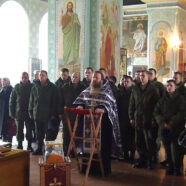 Военнослужащие и полицейские Арзамаса поклонились покровителям русского воинства