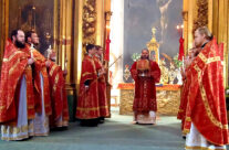 Митрополит Георгий совершил Божественную литургию в Воскресенском Кафедральном соборе