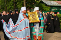 В Арзамасе торжественно встретили святыню возрождающегося Алексеевского монастыря